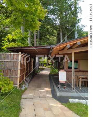 An old house surrounded by greenery: Yamamura Daikan Yashiki in Kiso Fukushima An old house surrounded by greenery: Yamamura Daikan Yashiki in Kiso Fukushima 114593001