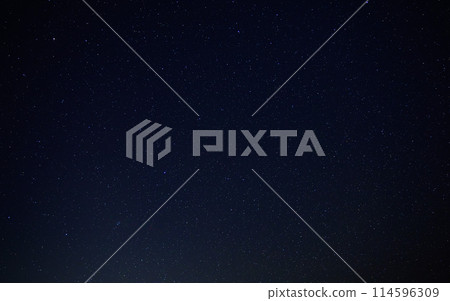 A night scene capturing the infinite starry sky A night scene capturing the infinite starry sky 114596309
