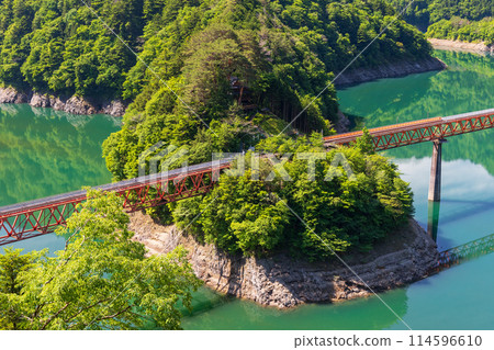 綠樹成蔭的奧大伊科城站 綠樹成蔭的奧大伊科城站 114596610