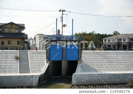 A water gate on the Ose River in Koriyama City, Fukushima Prefecture A water gate on the Ose River in Koriyama City, Fukushima Prefecture 114598179
