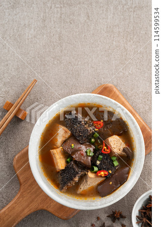 鴨血 麻辣鴨血 豆腐 臭豆腐 Spicy duck blood jelly stinky tofu 鴨血 麻辣鴨血 豆腐 臭豆腐 Spicy duck blood jelly stinky tofu 114599534