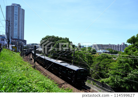 Scenery around Tsurugamine Station before it was undergrounded 114599627