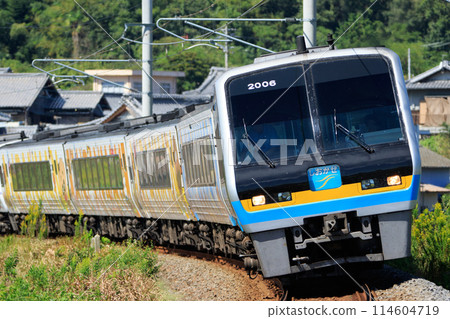JR Shikoku Limited Express "Shiokaze" (2000 series diesel train) JR Shikoku Limited Express "Shiokaze" (2000 series diesel train) 114604719
