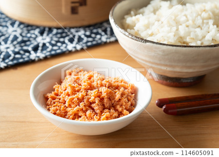 鮭魚片和米飯，鮭魚片 114605091