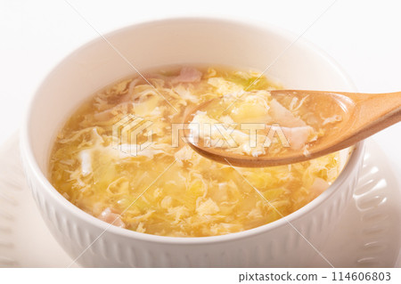 Chinese cabbage and bacon thickened egg soup Chinese cabbage and bacon thickened egg soup 114606803