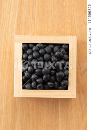 Black soybean 114606896