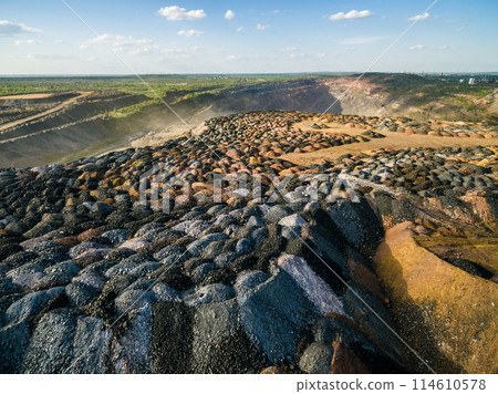 rock dumps from quarries 114610578