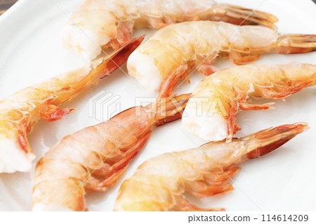 Frozen shrimp on a white background Frozen shrimp on a white background 114614209