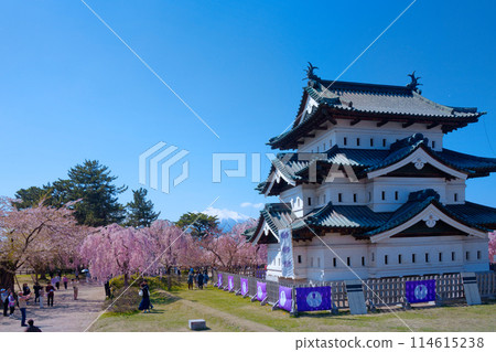 弘前城和盛開的櫻花,岩木山 弘前城和盛開的櫻花,岩木山 114615238