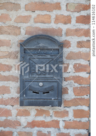 mailbox postbox letter on wall  114616102