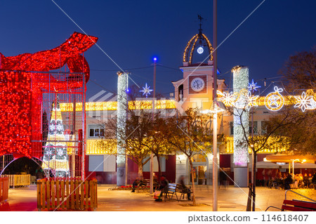City hall of city Sants Coloma de Gramenet at Christmas time 114618407