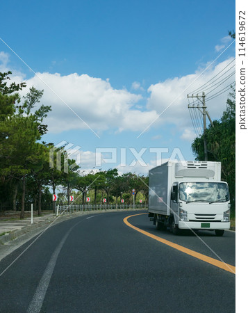 彎道標誌警告超速行駛 彎道標誌警告超速行駛 114619672