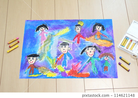 畫暑假作業的孩子 114621148