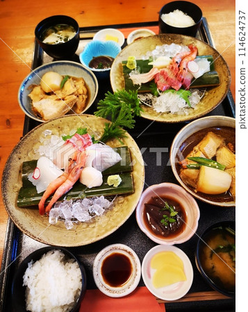 Various seafood dishes from Echizen City, Fukui Prefecture 114624737
