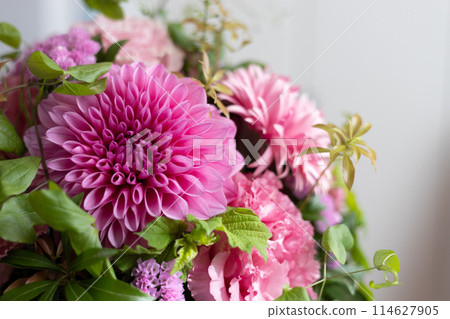 Beautiful pink flower arrangement 114627905