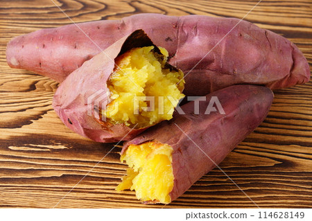 Baked Sweet Potato Beniharuka 114628149