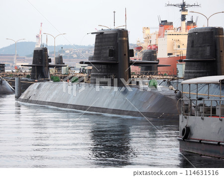 廣島縣吳市「Array烏小島」的海上自衛隊潛水艇與驅逐艦 廣島縣吳市「Array烏小島」的海上自衛隊潛水艇與驅逐艦 114631516
