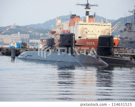 Submarines and destroyers of the Japan Maritime Self-Defense Force from "Alley Karasukojima" in Kure City, Hiroshima Prefecture 114631523