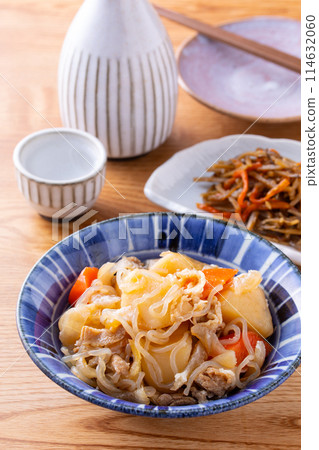 肉土豆和清酒 114632060