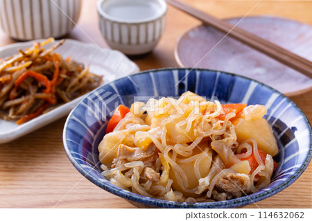 肉土豆和清酒 114632062