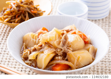 肉土豆和清酒 114632180