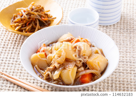 肉土豆和清酒 114632183