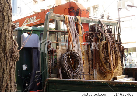 Work vehicle loading platform 114633463