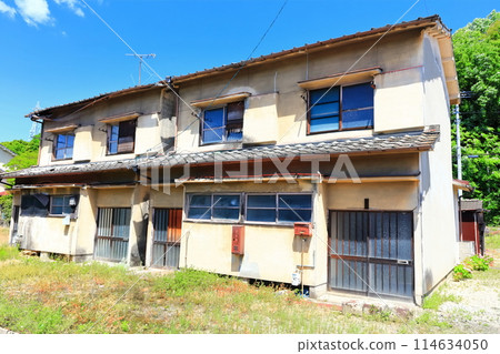 Image of the vacant house problem Image of the vacant house problem 114634050
