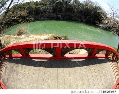 The view from the Red Bridge 114636367