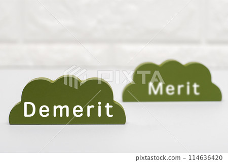 草飾的缺點和優點 草飾的缺點和優點 114636420