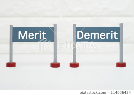 Comparison of advantages and disadvantages of gate ornaments Comparison of advantages and disadvantages of gate ornaments 114636424