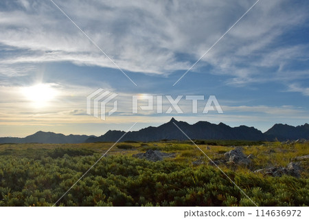 後有雙六山，前有矢鹿山、穗高山。 114636972