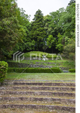 Spring scenery of Kajiyama Tomb, Kokufu Town, Tottori Prefecture Spring scenery of Kajiyama Tomb, Kokufu Town, Tottori Prefecture 114637046