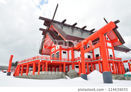 Winter at Hotoku Inari Taisha Shrine, Okumiya (Niigata Prefecture) 114639035