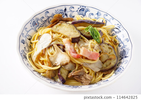 Eggplant and mushroom pasta 114642825