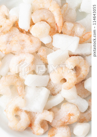 frozen seafood mix 114643055
