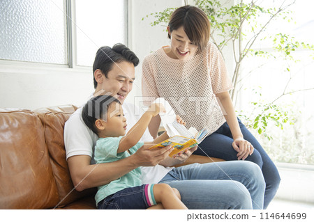 Parent and child sofa popping out picture book Parent and child sofa popping out picture book 114644699