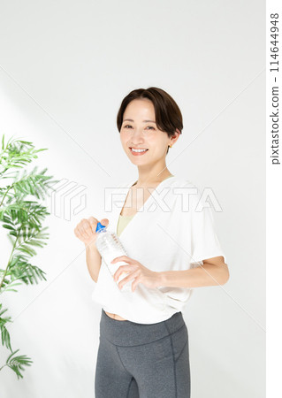 woman hydrating 114644948