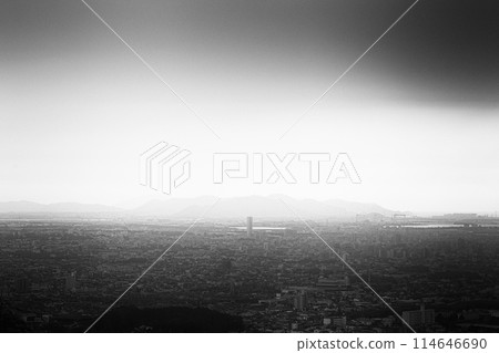 雨天在城市外看到的城市景觀 114646690