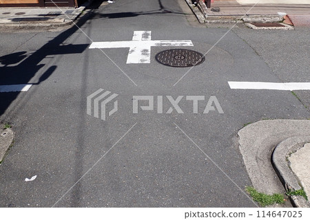 Road signs and markings to prevent traffic accidents Road signs and markings to prevent traffic accidents 114647025