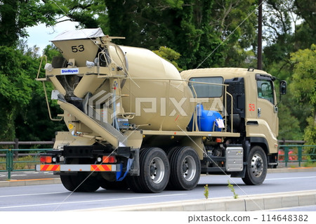 Image of agitator truck (concrete mixer truck) 114648382