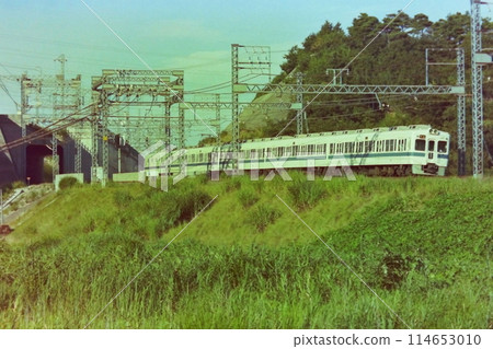 小田急 2600 型 NHE 車，2861-2661，新百合丘柿尾，1979 年 9 月 5 日 114653010