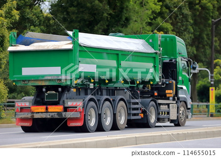Trailer dump image Trailer dump image 114655015