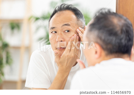 中年男子美容美容 114656970