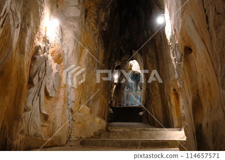 The Marble Mountains Am Phu Cave in Da Nang, Vietnam 114657571