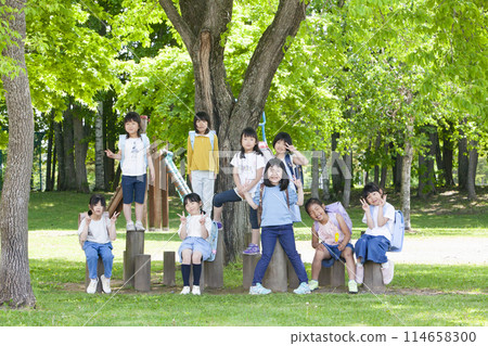 一年級女生合照 114658300