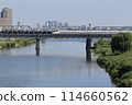 Shinkansen crossing the Tamagawa River 114660562