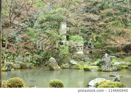 Rengeji Temple in the Rain Rengeji Temple in the Rain 114660840