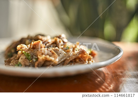 Stir fried pork with chilli sauce 114661817