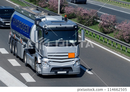 Truck with hydrogen tank trailer. Hydrogen transportation concept. 114662505